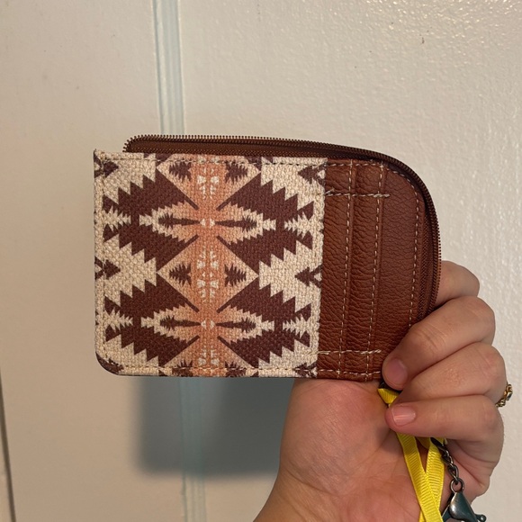 Wrangler Tan and Cream Geometric Women's Wallet - Picture 6 of 6